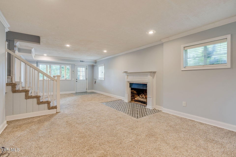 Photo #32: 1121 Watauga Street