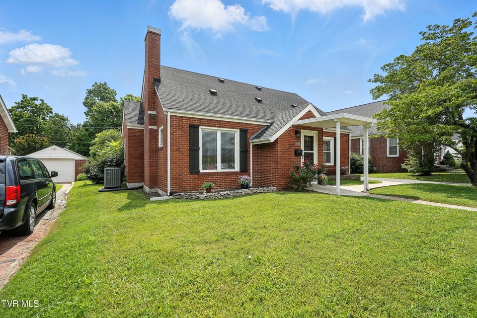 Photo #44: 1340 Wateree Street
