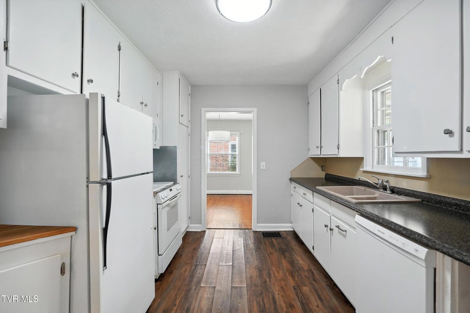 Photo #11: 1340 Wateree Street