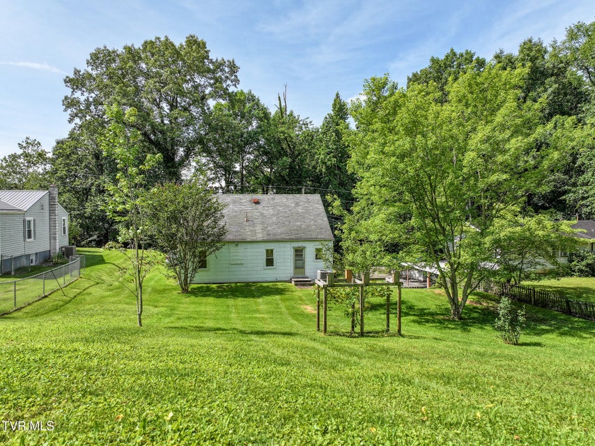 Photo #32: 1260 Robinhood Road