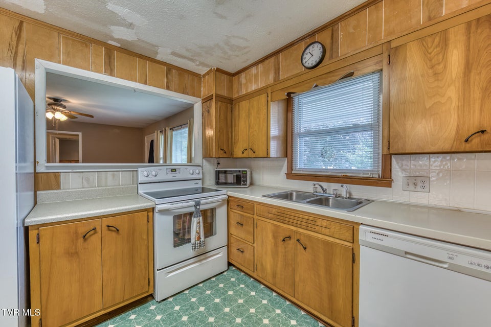 Photo #22: 107 Woodland Drive