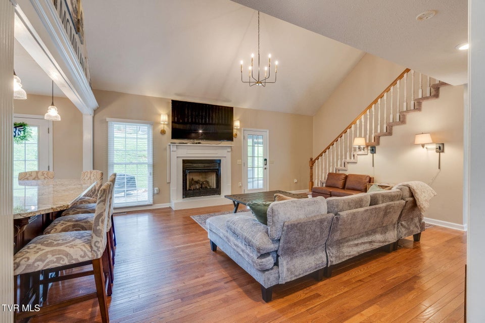 Photo #10: 2424 Rivermont Drive