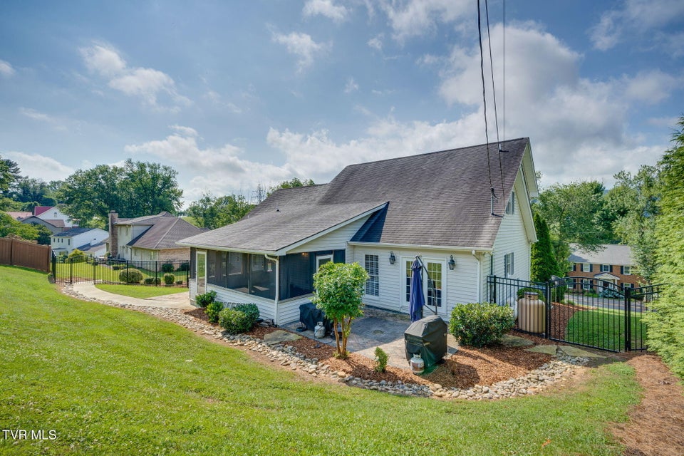 Photo #50: 2424 Rivermont Drive