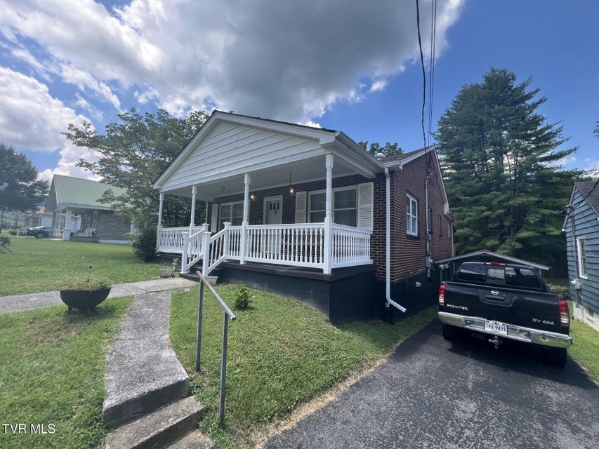 Photo #5: 741 Wood Avenue