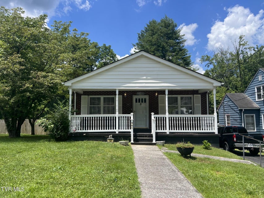 Photo #3: 741 Wood Avenue
