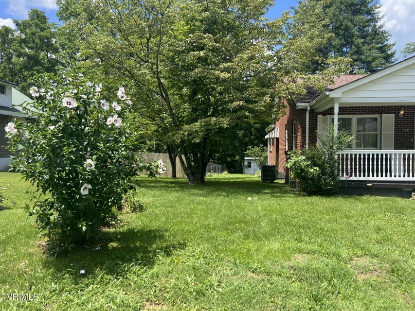 Photo #7: 741 Wood Avenue
