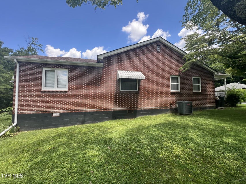 Photo #8: 741 Wood Avenue