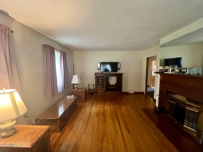 Photo #17: 741 Wood Avenue