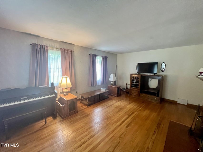 Photo #18: 741 Wood Avenue