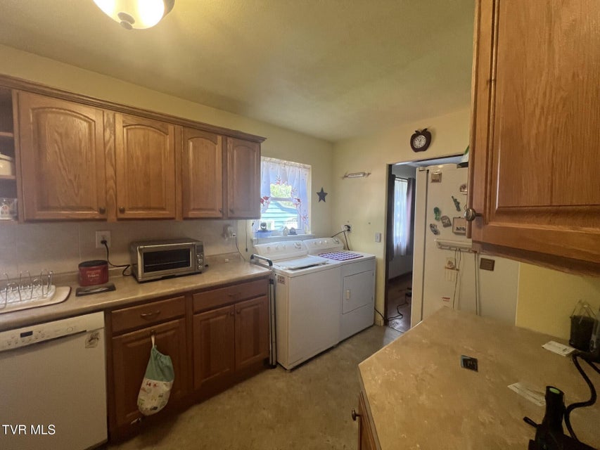 Photo #23: 741 Wood Avenue