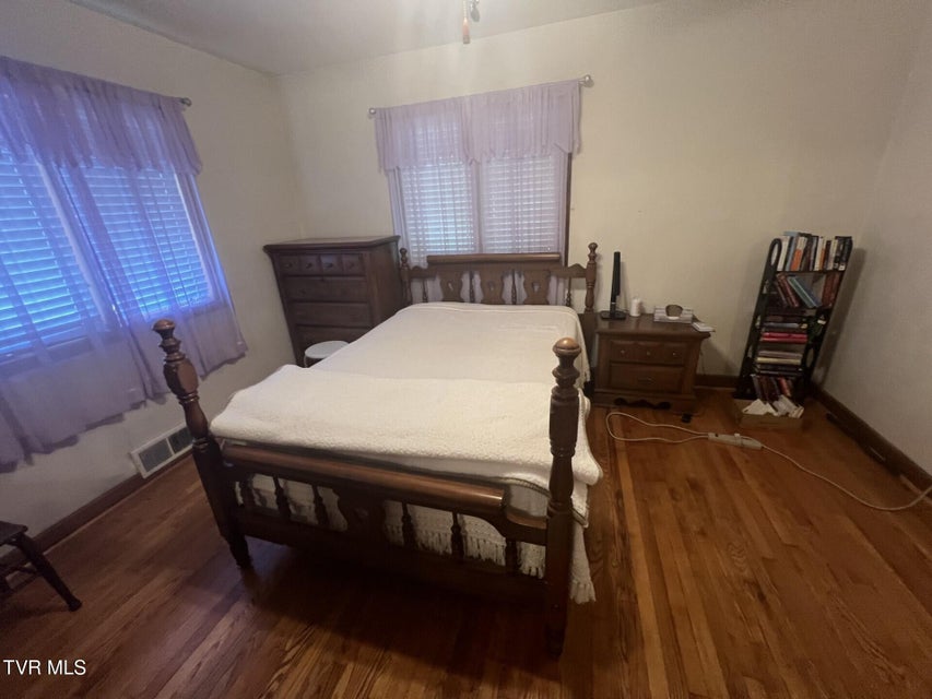 Photo #31: 741 Wood Avenue