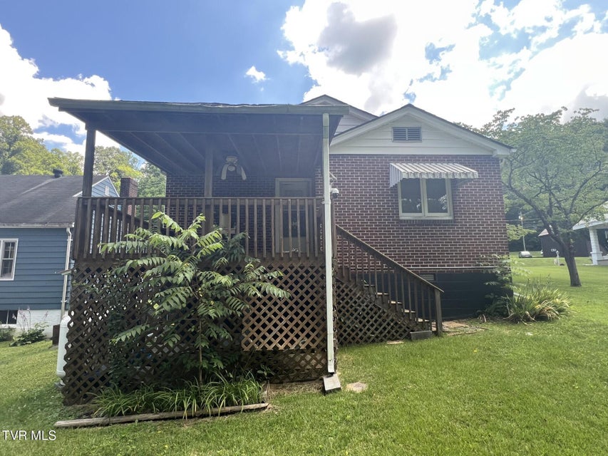Photo #11: 741 Wood Avenue