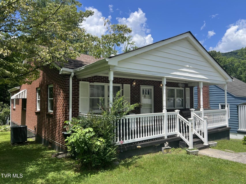 Photo #46: 741 Wood Avenue