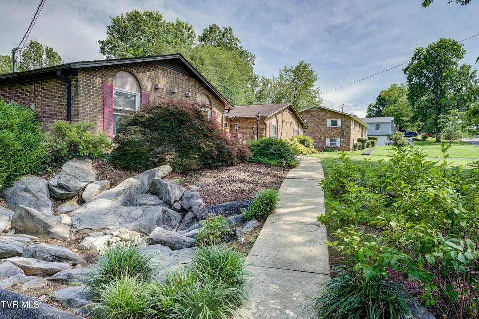 Photo #6: 1019 Somerset Drive