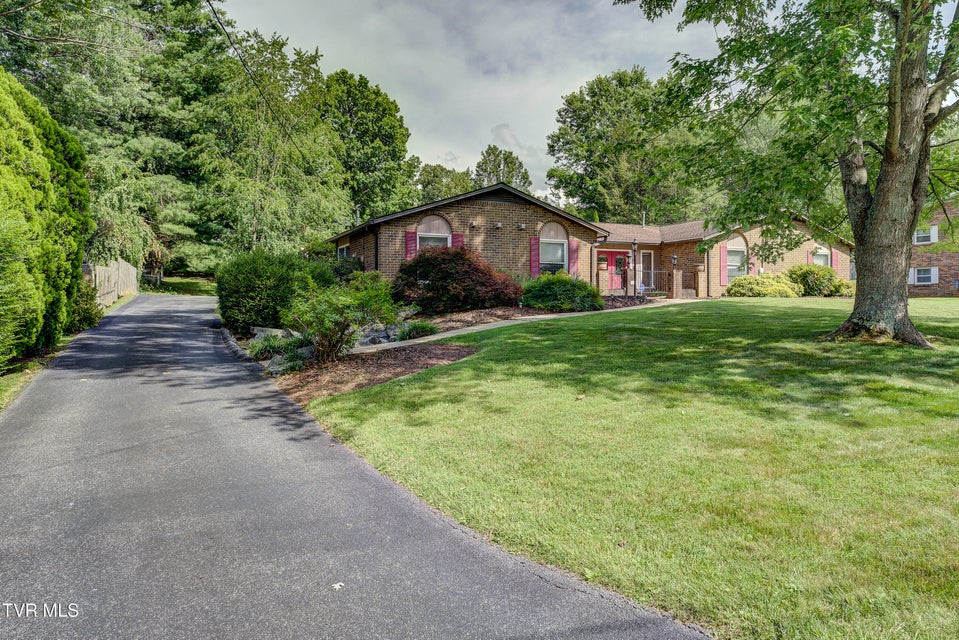 Photo #5: 1019 Somerset Drive
