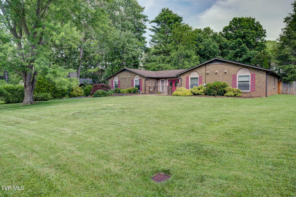 Photo #4: 1019 Somerset Drive