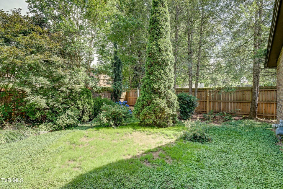 Photo #9: 1019 Somerset Drive