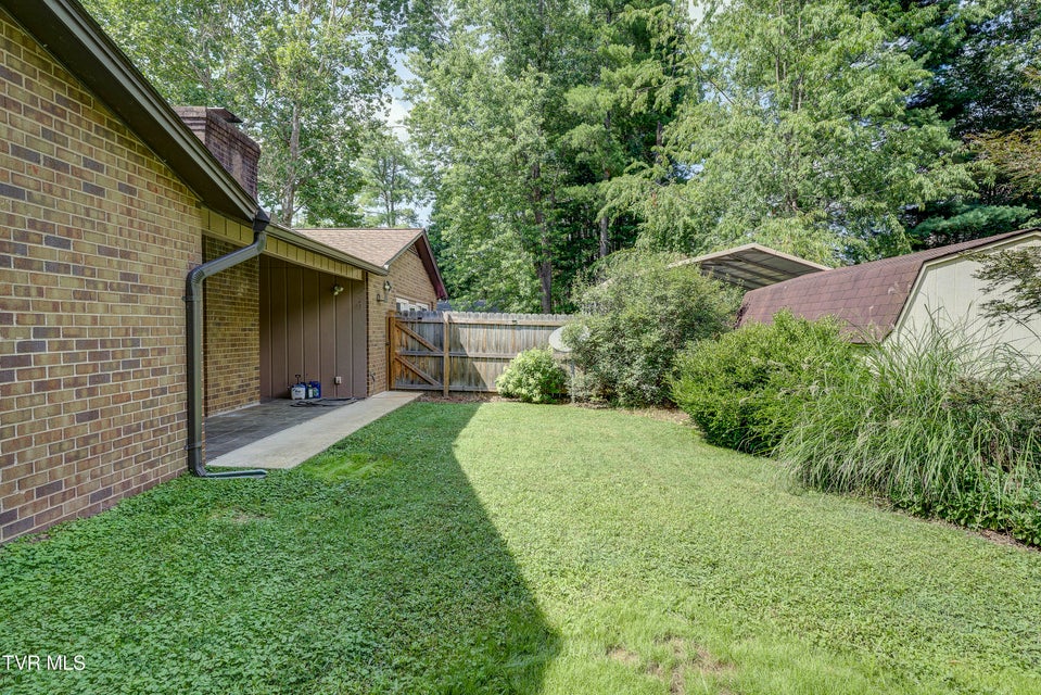 Photo #8: 1019 Somerset Drive
