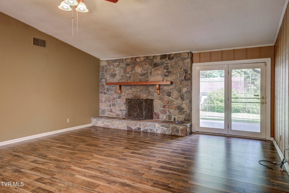 Photo #16: 1019 Somerset Drive