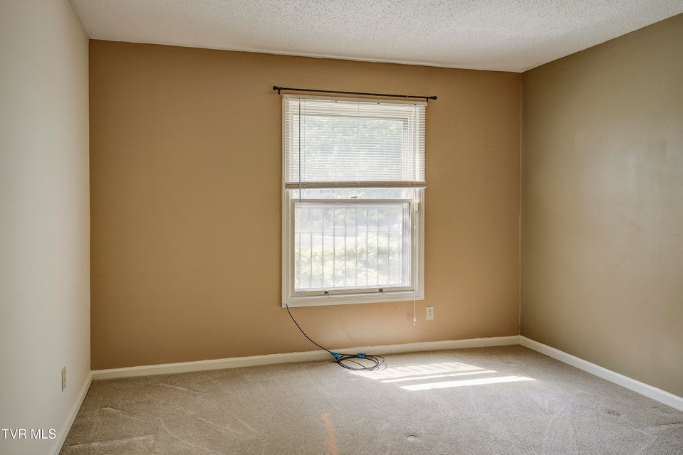 Photo #29: 1019 Somerset Drive