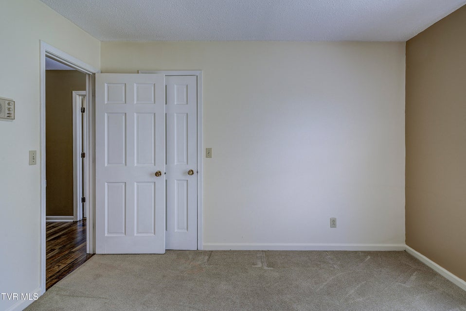 Photo #30: 1019 Somerset Drive