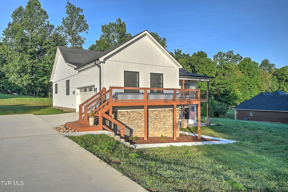 Photo #6: 144 Rosecliff Drive