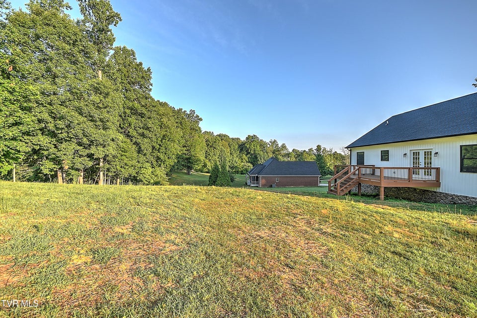 Photo #10: 144 Rosecliff Drive
