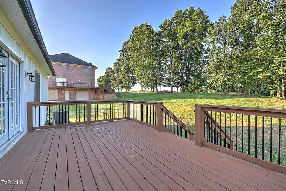 Photo #15: 144 Rosecliff Drive
