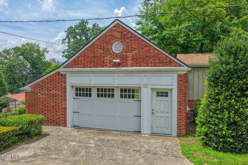 Photo #35: 1261 Watauga Street