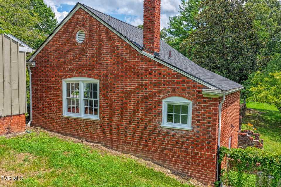 Photo #51: 1261 Watauga Street
