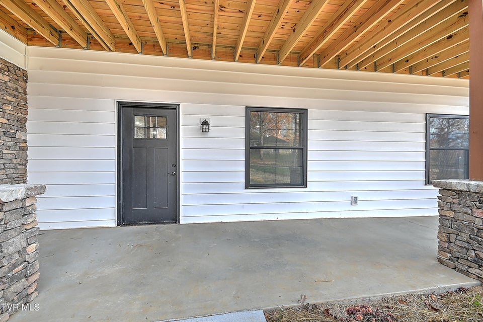 Photo #21: 144 Rosecliff Drive