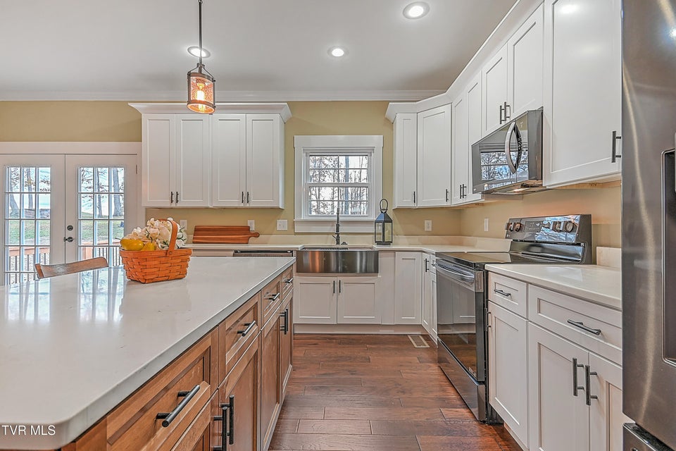 Photo #33: 144 Rosecliff Drive