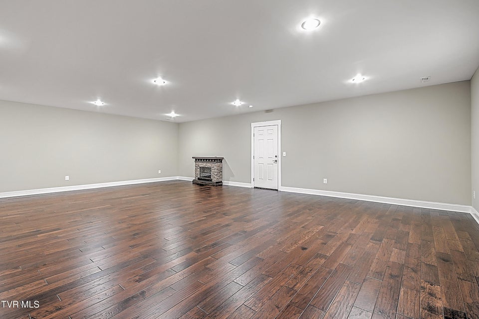 Photo #61: 144 Rosecliff Drive