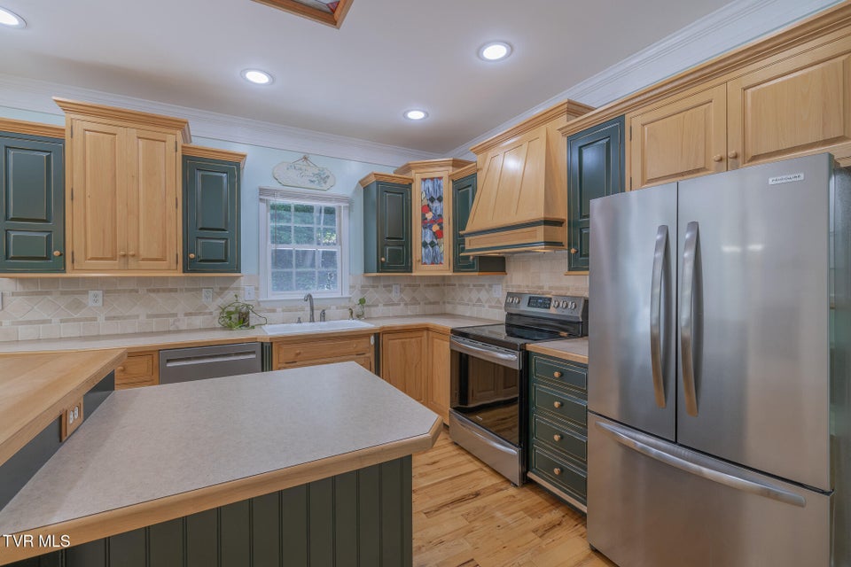 Photo #9: 566 Beechwood Road