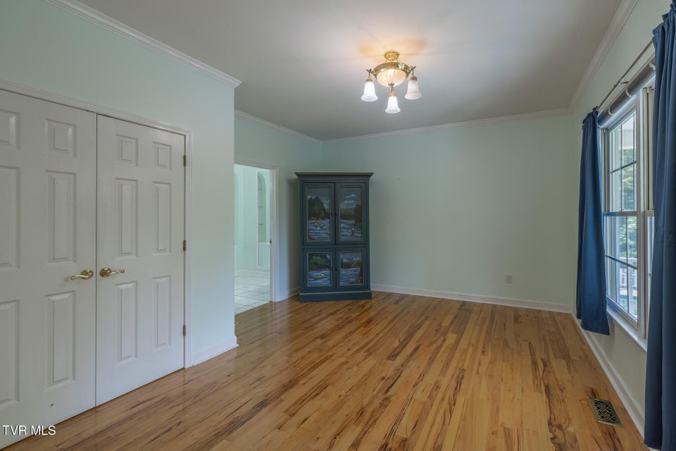 Photo #15: 566 Beechwood Road