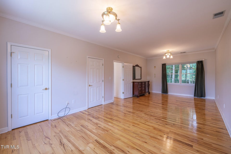Photo #23: 566 Beechwood Road