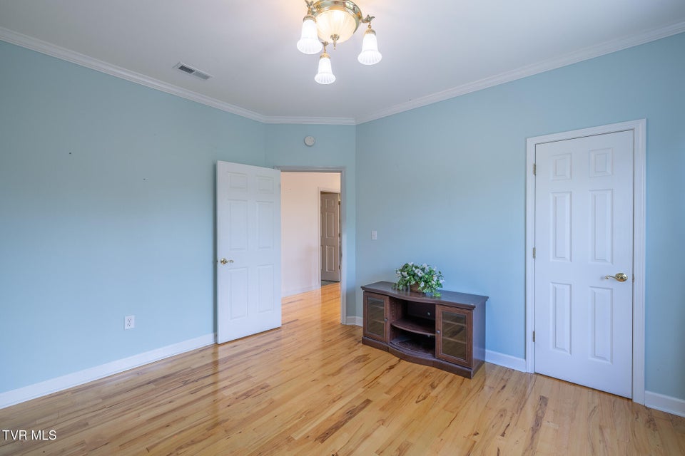 Photo #29: 566 Beechwood Road
