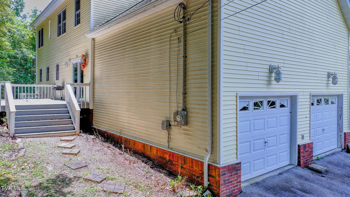 Photo #35: 566 Beechwood Road