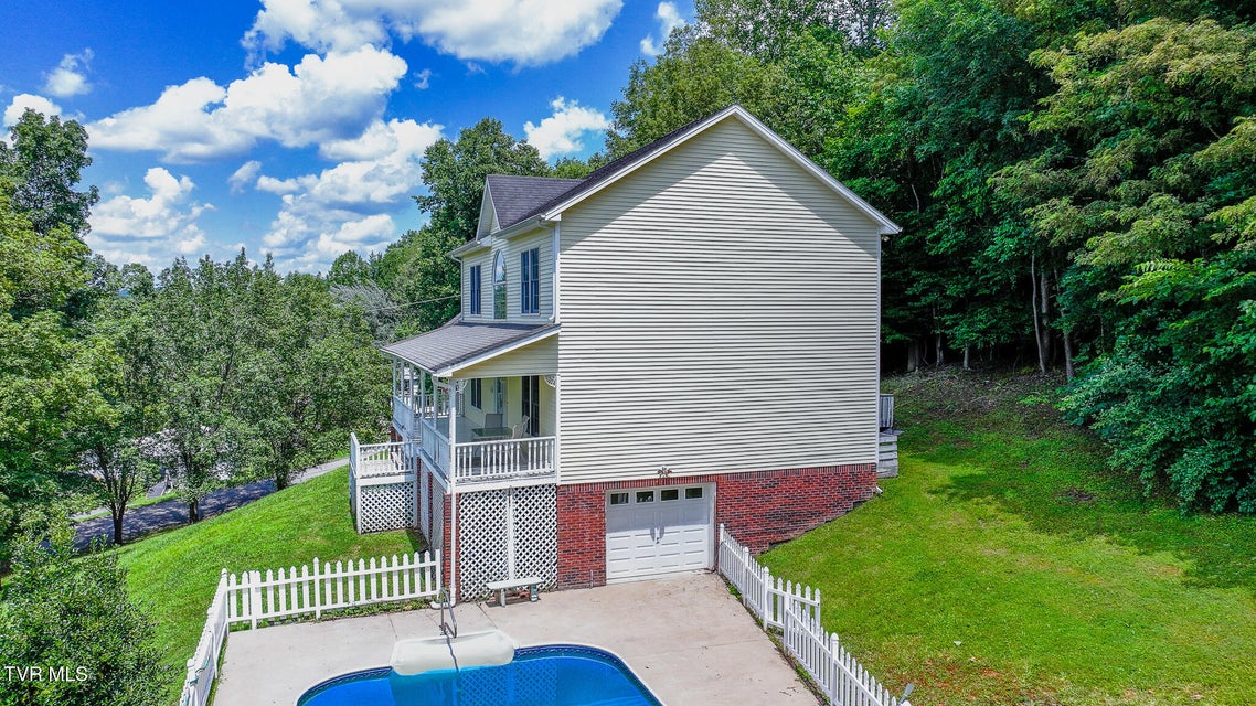 Photo #40: 566 Beechwood Road