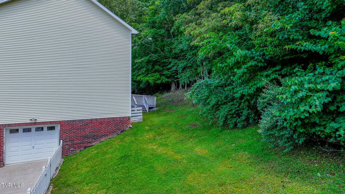 Photo #41: 566 Beechwood Road