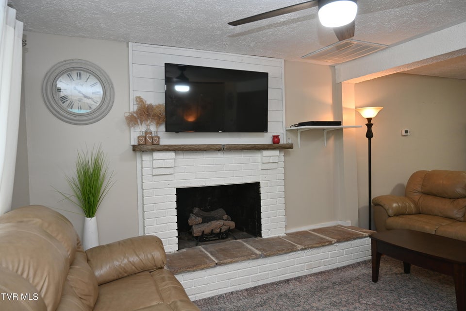 Photo #10: 2165 Steadman Street