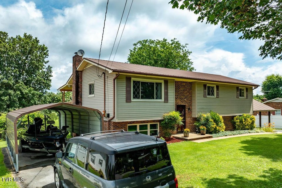 Photo #50: 2122 Hillcrest Drive