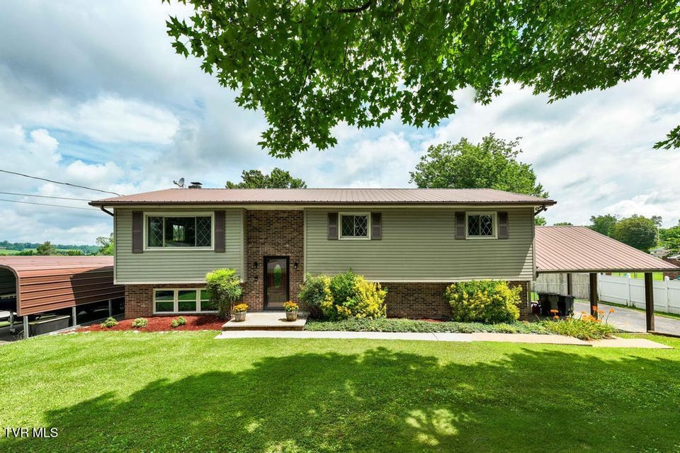 Photo #51: 2122 Hillcrest Drive