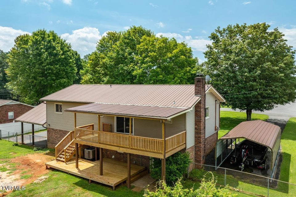 Photo #3: 2122 Hillcrest Drive