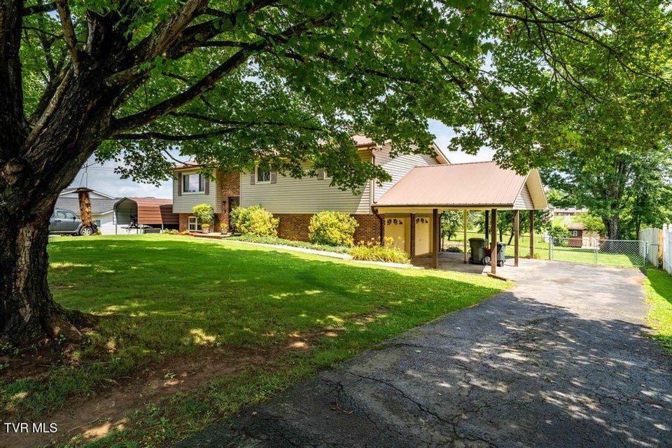 Photo #62: 2122 Hillcrest Drive