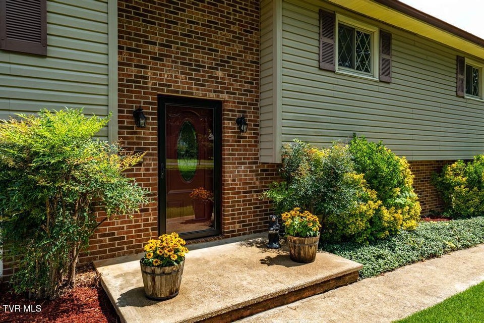 Photo #65: 2122 Hillcrest Drive