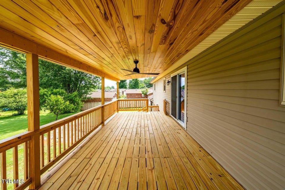 Photo #4: 2122 Hillcrest Drive