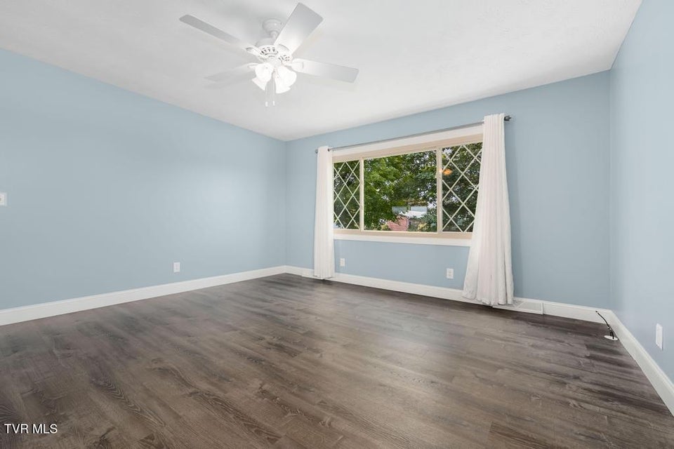 Photo #10: 2122 Hillcrest Drive
