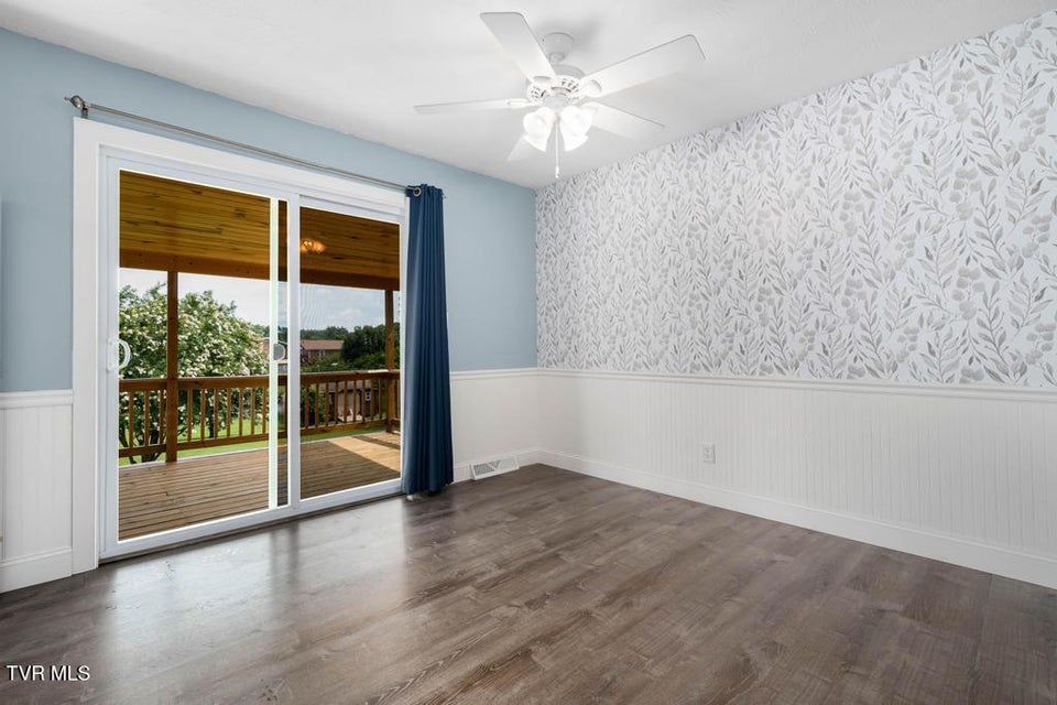Photo #14: 2122 Hillcrest Drive