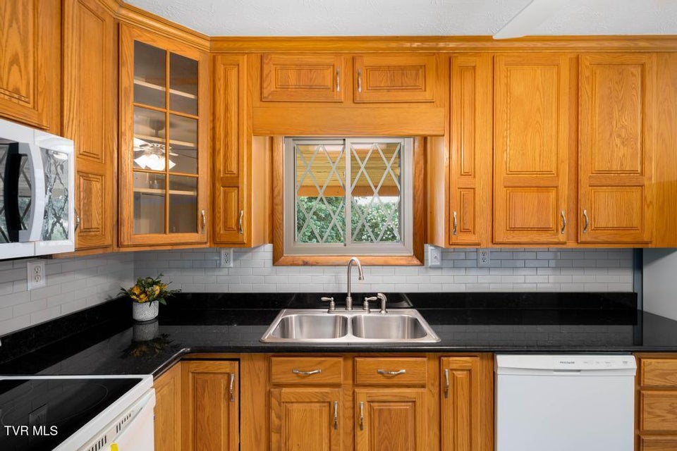 Photo #17: 2122 Hillcrest Drive